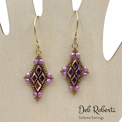 Solitaire Earrings, free pattern from Deb Roberti at AroundTheBeadingTable.com
